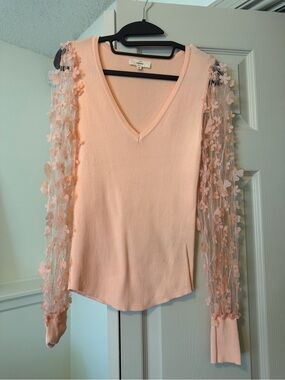 CeCe Peach Pink V-Neck Knit Top with Floral Mesh Sleeves